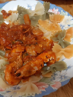Una foto de Farfalle a la marinera
