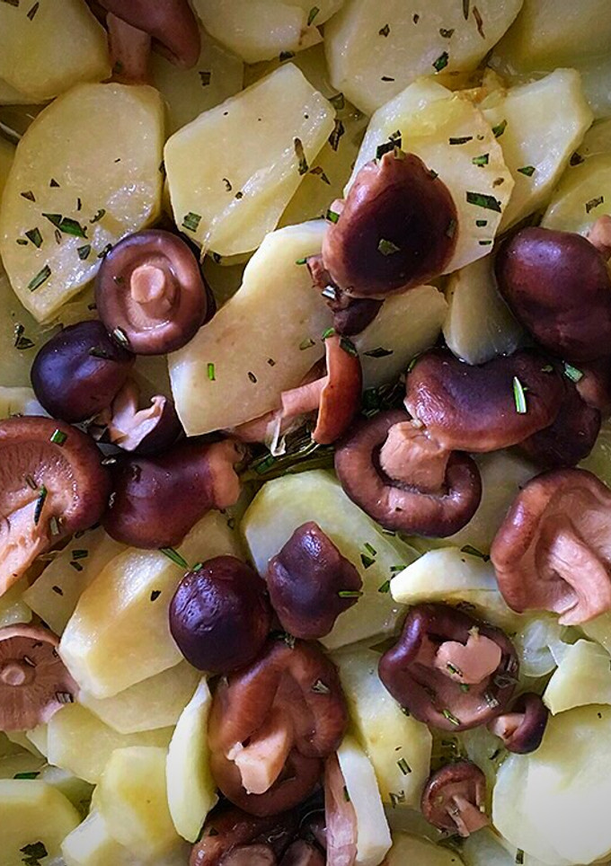 Una foto de Papas con setas shiitake