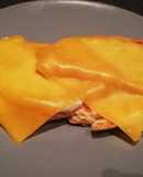 Lomo con queso en tostada