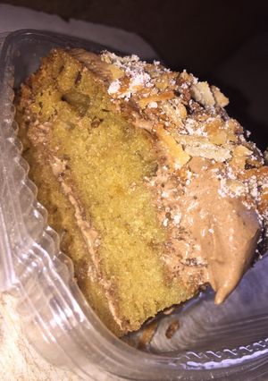 A picture of Coconut 🥥 cake.