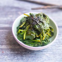 Japanese Spinach Salad with Sesame Dressing (Horenso Gomaae) A picture of Japanese Spinach Salad with Sesame Dressing (Horenso Gomaae).