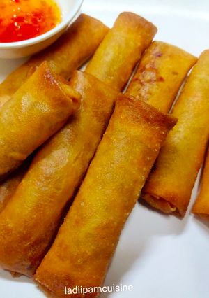 A picture of Fried Spring Rolls (V.ladiiproud).