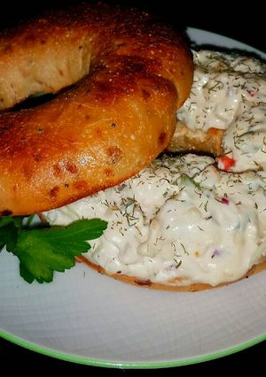 A picture of Mike's Peppered Cream Cheese Bagel Spread.