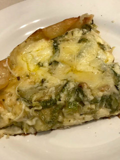 Una foto de Tarta de zucchini y muzzarella Exprés! Muy fácil y rápida! 1 2 3