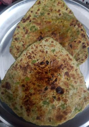मटर की रोटी(Matar ki roti recipe in hindi) रेसिपी मुख्य फोटो