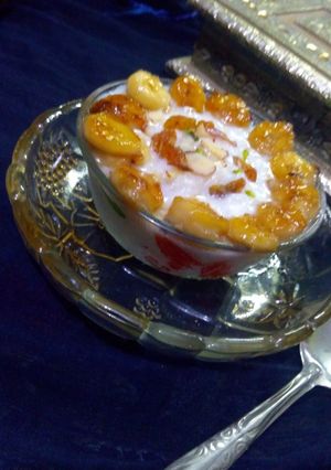 A picture of Caramelized fruit rice kheer.