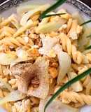 Nui Xoắn Xào Trứng & Củ Hồi