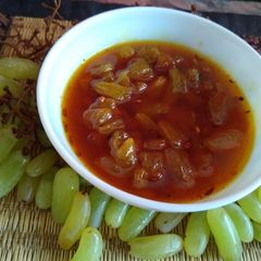 A picture of Khatti meethi angur chutney (grapes).