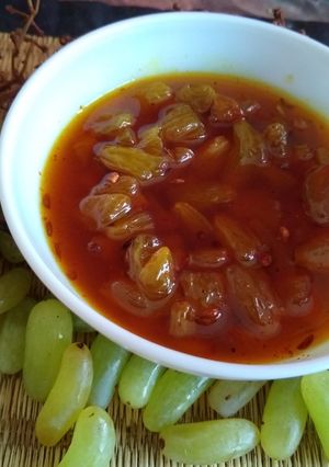 A picture of Khatti meethi angur chutney (grapes).