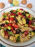 Pasta fredda con avocado e pomodorini