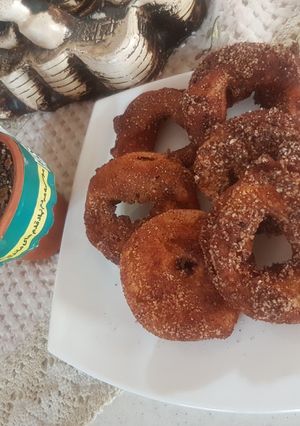 عکسی از دستور شیرینی حلقه ی سیب و دارچین بدون فر😍