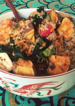 A picture of Quinoa veggie bowl.