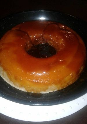 Una foto de Budín de pan sin huevos!súper fácil de hacer y muy delicioso😘