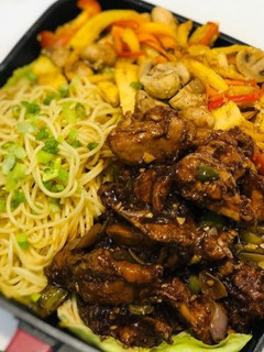 A picture of Spaghetti & sauce.