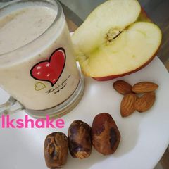 A picture of Apple milk shake.