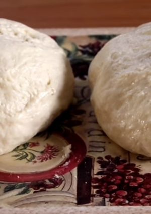 A picture of Pizza dough.