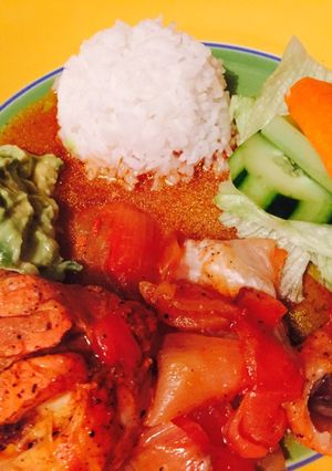Una foto de Pollo en Adobo