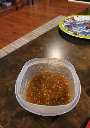 Una foto de Salsa verde con rallado