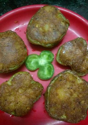 भरवां शिमला मिर्च रिंग्स (Bharwan Capsicum rings recipe in hindi) रेसिपी मुख्य फोटो