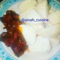 A picture of Yam with stew.