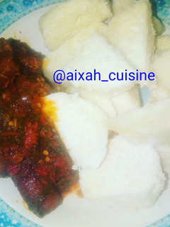 A picture of Yam with stew.