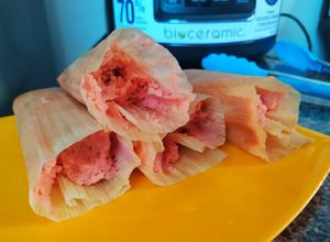 Una foto de Tamales dulces de queso crema