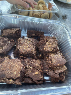 A picture of Fudgy Heath bar brownies.