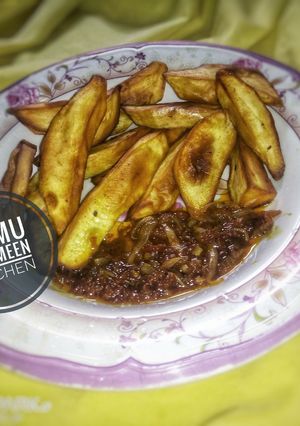 Soyayyen dankalin hausa da sauce ainihin hoton girkin