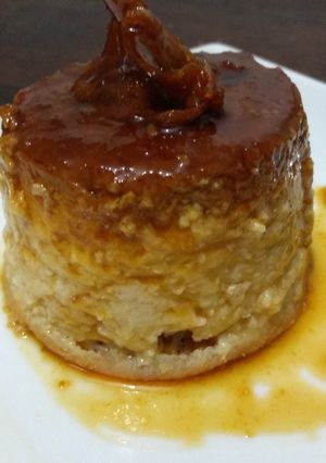 Una foto de Budín de pan 😋