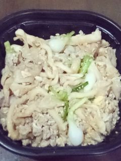 รูปของ เห็ดนางฟ้าผัดหมูสับ,ไข่ - คีโต