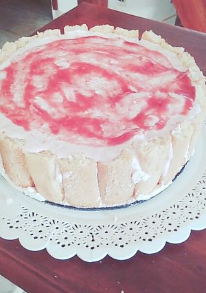 Una foto de Torta helado de frutillas