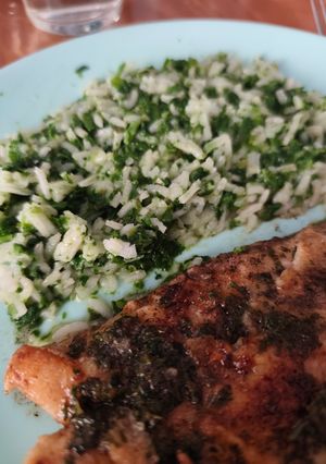 Une photo de Filet de bar meunière, riz crocodile