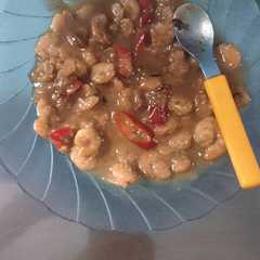A picture of sambal goreng udang asam manis.