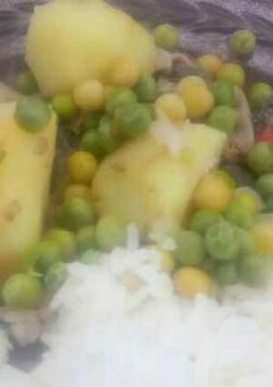 A picture of Matumbo, peas potatoes.