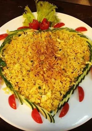 Hình của món Cơm rang thần thánh (cơm rang hải sản).