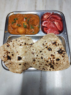 દમ આલુ(Dum Aloo) રેસીપી મુખ્ય ફોટો