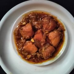 A picture of Red meat mutton curry.