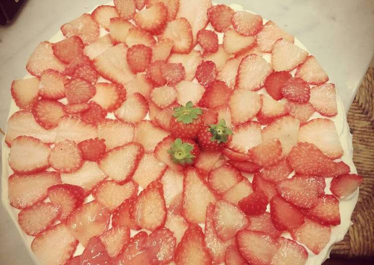 Torta panna e fragole