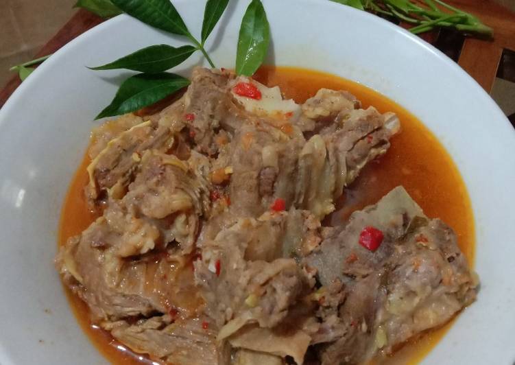 Pindang tulang sapi dg daun kedondong