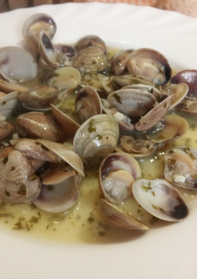 Una foto de Almejas a la marinera frescas o congeladas por ti