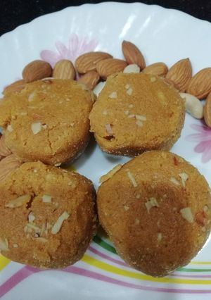 A picture of Panjiri Ladoo.