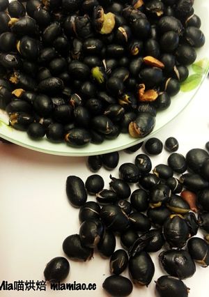 烤黑豆 簡單健康美味的零嘴 的食譜成品照片