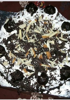 A picture of Black forest cake (my style).