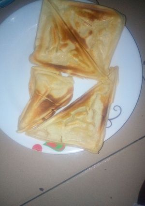 A picture of Sponge cake baked with toaster.