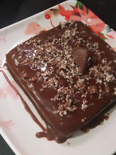 चॉकलेट केक (Chocolate cake recipe in hindi) रेसिपी मुख्य फोटो