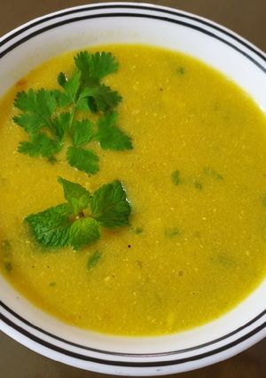 A picture of Sweet corn spicy soup.