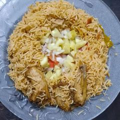 A picture of Chicken pulao.