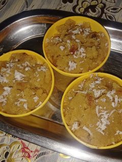 सूजी का हलवा (sooji ka halwa recipe in Hindi) रेसिपी मुख्य फोटो