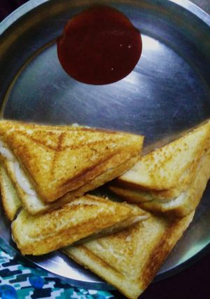 चीज़ टोस्ट (Cheese Toast recipe in hindi) रेसिपी मुख्य फोटो