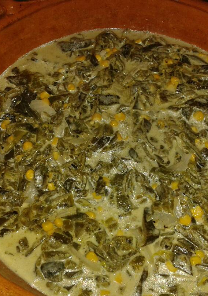 Una foto de Rajas con crema